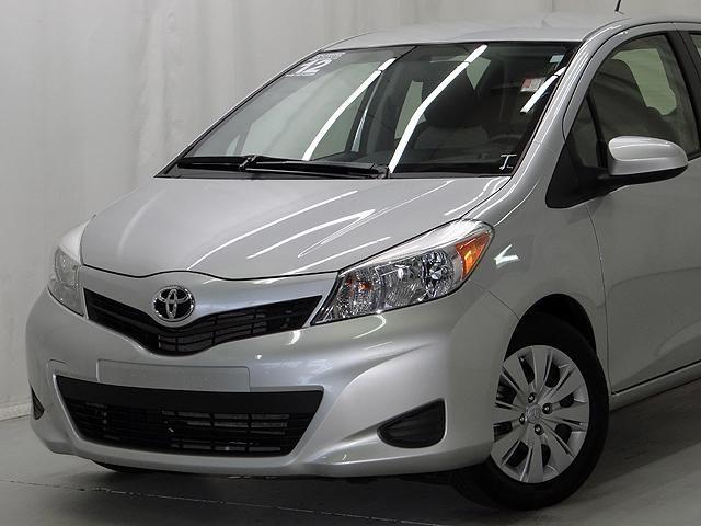 Toyota Yaris 2012 photo 1