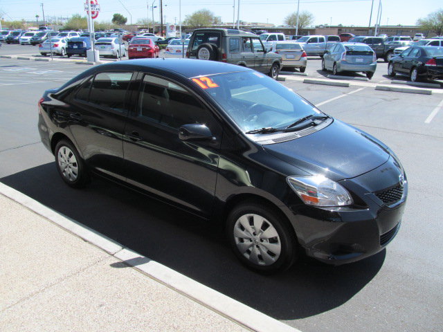 Toyota Yaris Base Unspecified