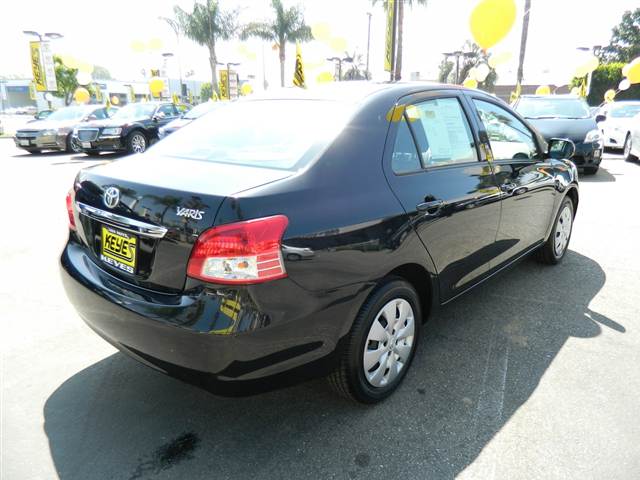 Toyota Yaris 2012 photo 5