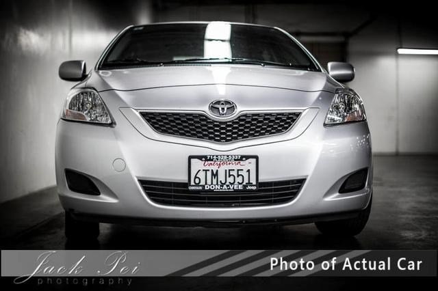 Toyota Yaris 2012 photo 1