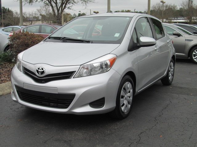 Toyota Yaris 2012 photo 2