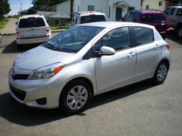 Toyota Yaris 2012 photo 4