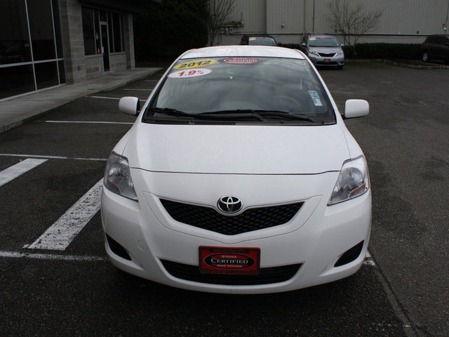 Toyota Yaris 2012 photo 3