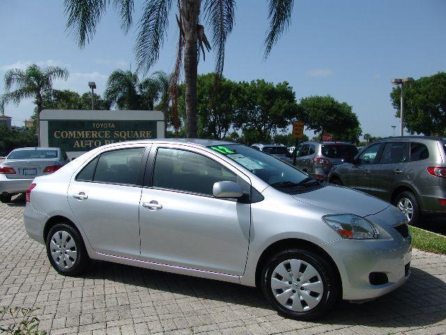 Toyota Yaris 2012 photo 3