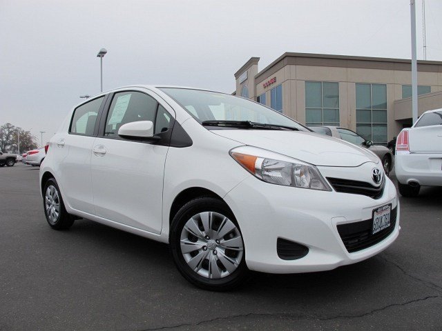 Toyota Yaris 2012 photo 4