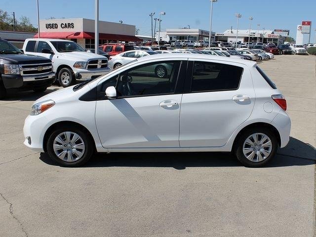 Toyota Yaris 2012 photo 4