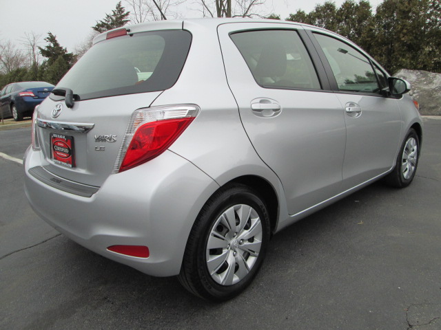 Toyota Yaris 2012 photo 5