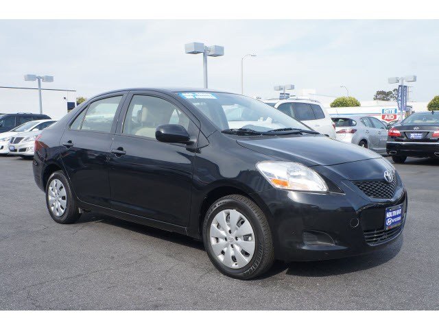 Toyota Yaris 2012 photo 2