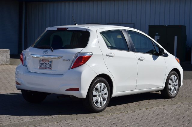 Toyota Yaris 2012 photo 0