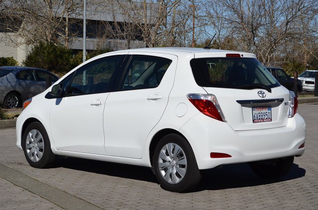 Toyota Yaris 2012 photo 3