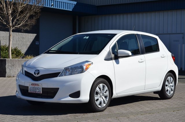 Toyota Yaris 2012 photo 4