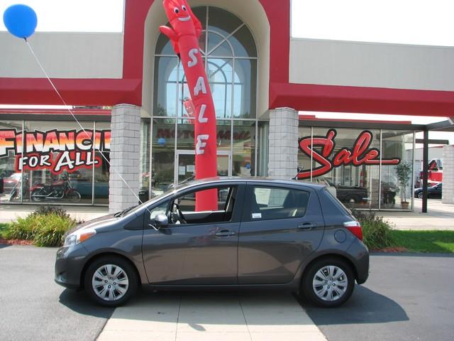 Toyota Yaris 2012 photo 2