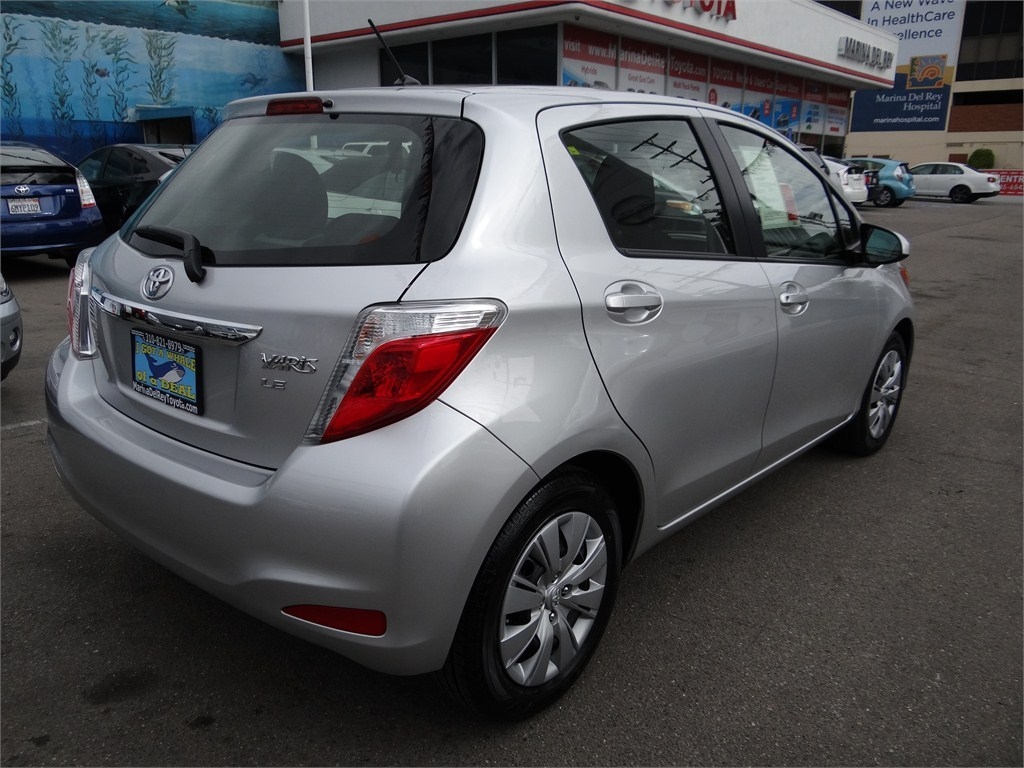 Toyota Yaris 2012 photo 5