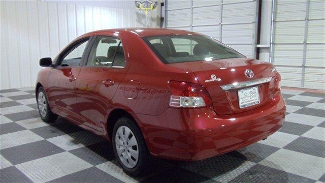 Toyota Yaris 2012 photo 3