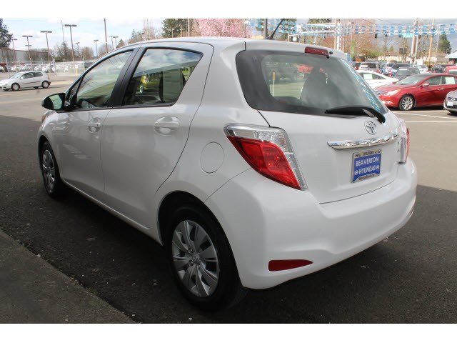 Toyota Yaris 2012 photo 2