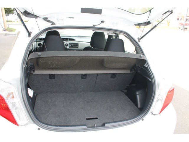 Toyota Yaris 2012 photo 4