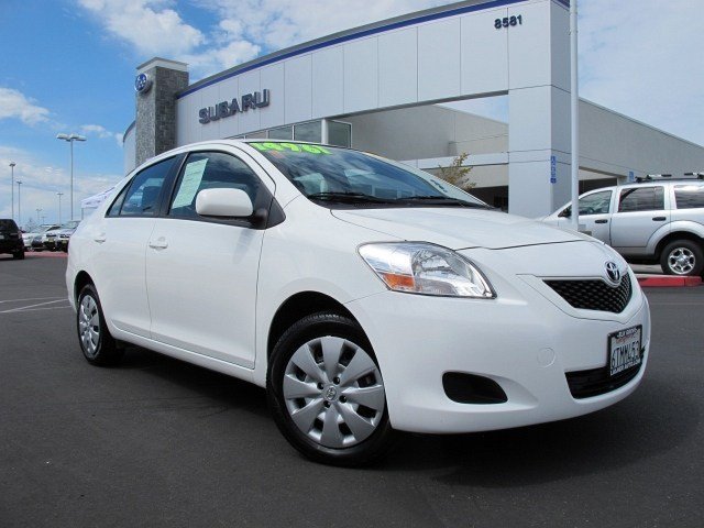 Toyota Yaris 2012 photo 4