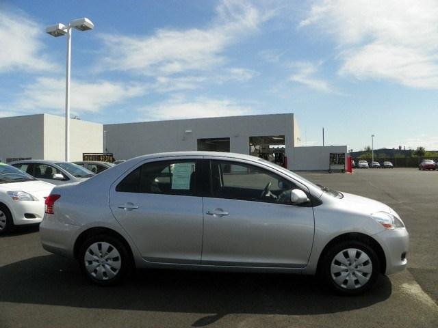 Toyota Yaris 2012 photo 5