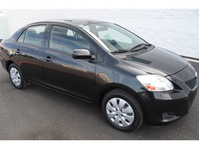 Toyota Yaris 2012 photo 0