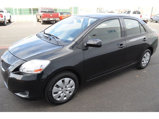 Toyota Yaris 2012 photo 4