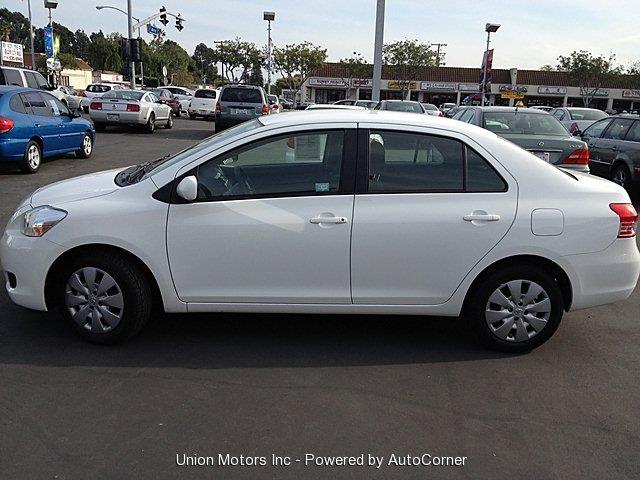 Toyota Yaris Unknown Sedan