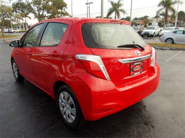 Toyota Yaris 2012 photo 1