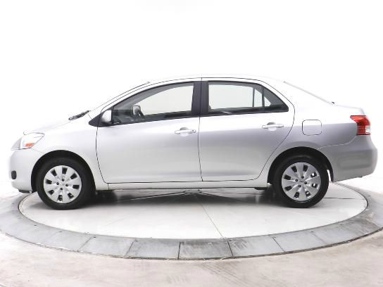 Toyota Yaris 2012 photo 0