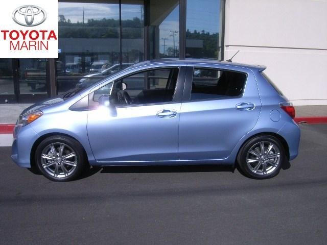 Toyota Yaris 2012 photo 1