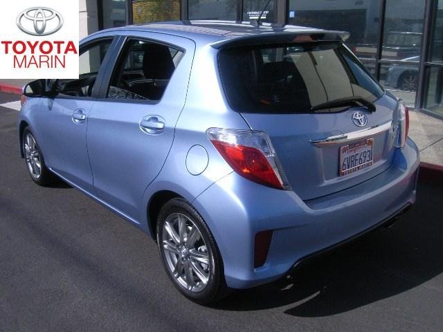 Toyota Yaris 2012 photo 2