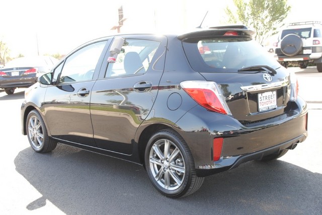 Toyota Yaris 2012 photo 3