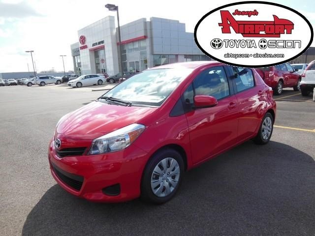 Toyota Yaris 2012 photo 1