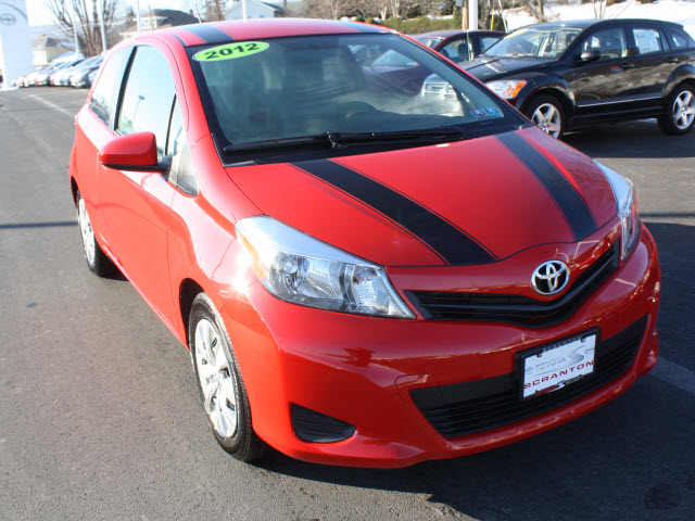 Toyota Yaris 2012 photo 0