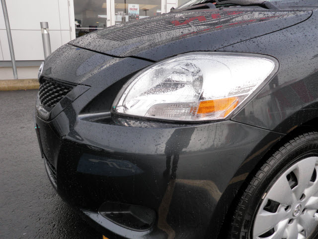 Toyota Yaris Base Unspecified