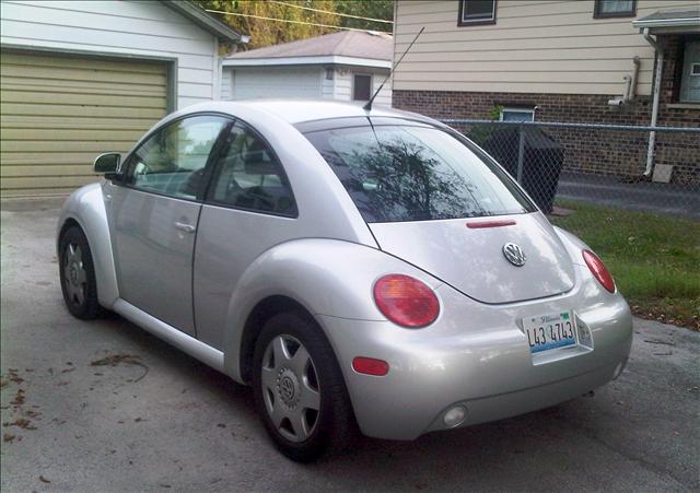 Volkswagen Beetle 2000 photo 2