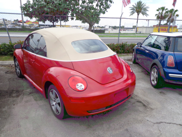 Volkswagen Beetle 2006 photo 2