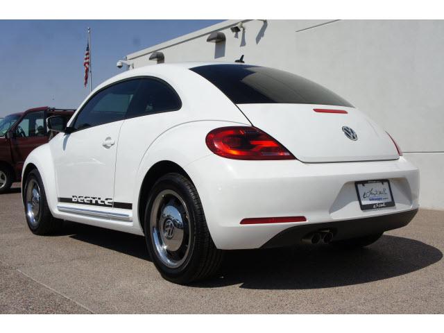 Volkswagen Beetle 2012 photo 2