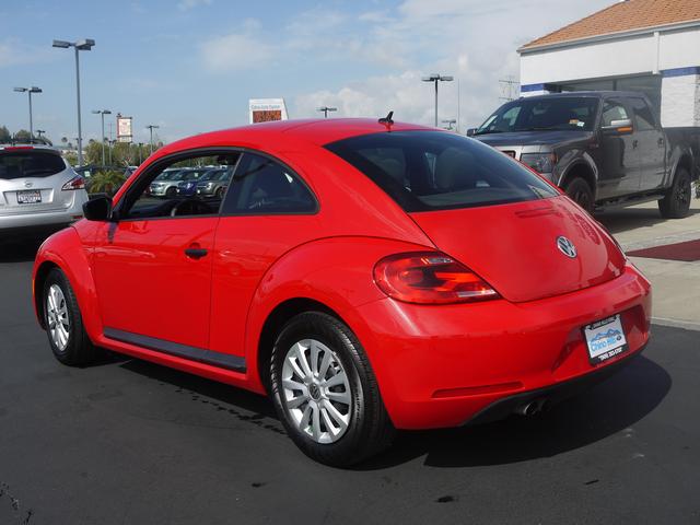 Volkswagen Beetle 2012 photo 2