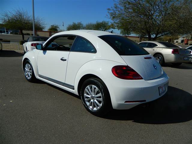 Volkswagen Beetle 2012 photo 5