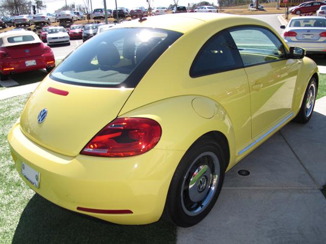 Volkswagen Beetle 2012 photo 3