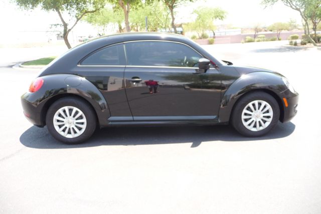 Volkswagen Beetle 2012 photo 3