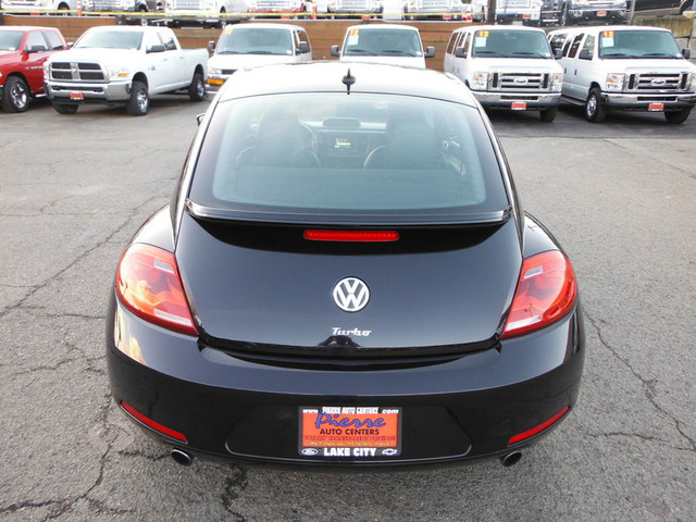 Volkswagen Beetle 2012 photo 2