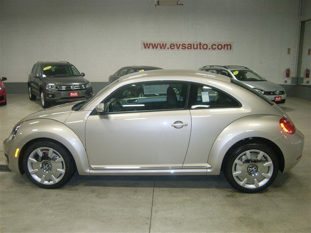 Volkswagen Beetle 2012 photo 2