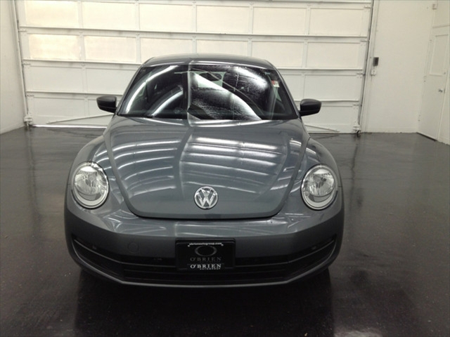 Volkswagen Beetle 2012 photo 2