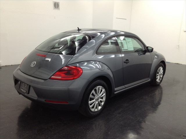 Volkswagen Beetle 2012 photo 5