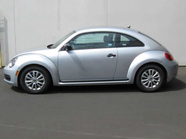 Volkswagen Beetle 2012 photo 2