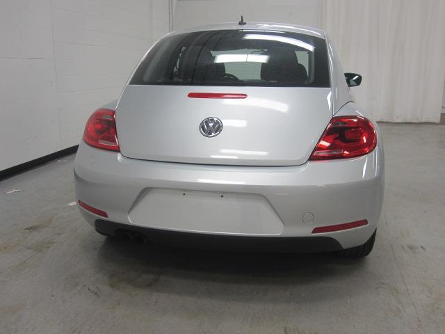 Volkswagen Beetle 2012 photo 1