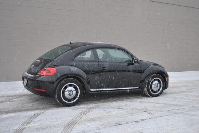 Volkswagen Beetle 2012 photo 2