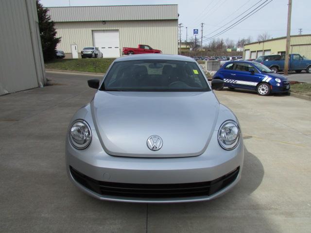 Volkswagen Beetle 2012 photo 1