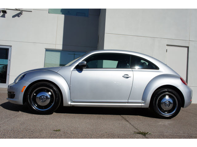 Volkswagen Beetle 2012 photo 1