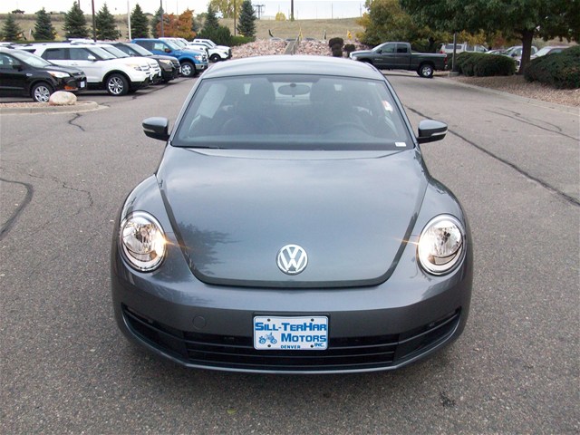 Volkswagen Beetle 2012 photo 2